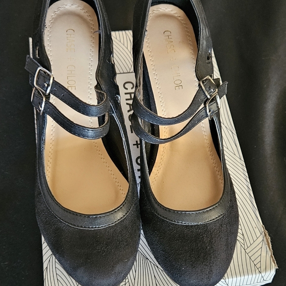 Chase & Chloe Women's Round Toe Two Tone Mary Jane Pumps Black Suede Size 10 - Picture 2 of 3